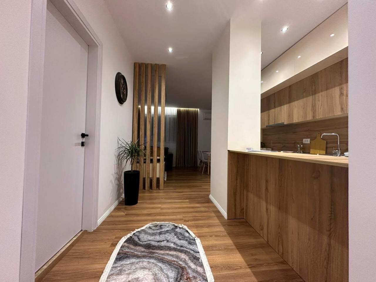 Fa Apartments At City Center 02 Tirana Kültér fotó